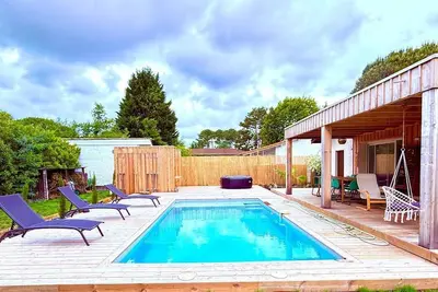 Image de Maison familiale, plage bassin d'Arcachon  à 250 m, piscine chauffée, jacuzzi