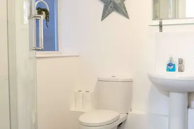 Image de Convenient 2 Bedroom Home with Parking in Bedford