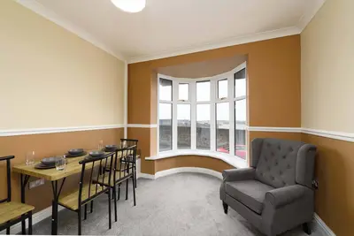 Image de Convenient 3 Bedroom Home in Swansea with Garden