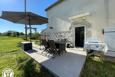 Image de Charmant Gîte à Beaufou avec Terrasse Privée