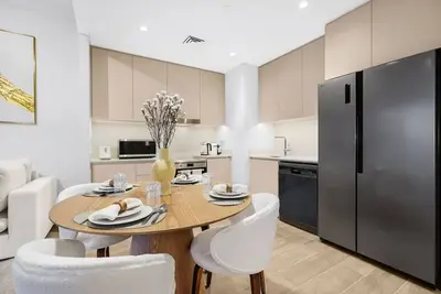 Image de Stylish 2br Stay Near Dubai Creek Harbour & Festival City Shopping Mall