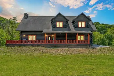 Image de Black Lodge Cabin on Big Sugar, Easy access to Nwa