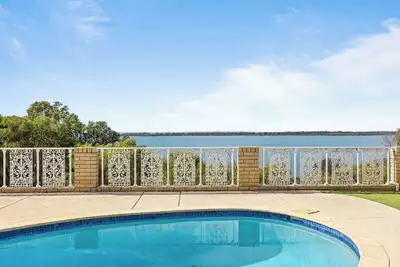 Image de Waterfront Oasis in Dawesville