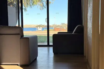 Image de Waterfront | Sleeps 5 | Resort Pool | Wifi