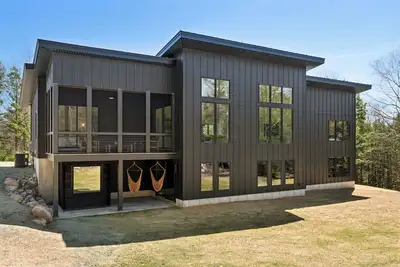 New Luxury York Cabin - Sauna, Game Room, Gym - Close to Ogunquit