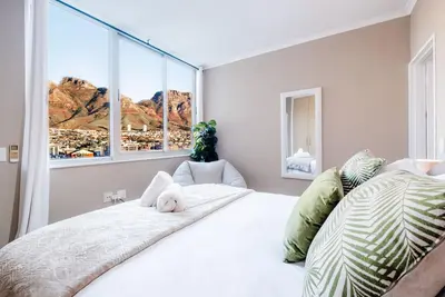 Image de 2-bedroom apartment with Table Mountain, Lionshead views in Cape Town