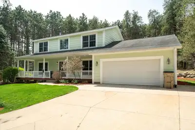 Image de Team house! Spacious 7-bedroom house, fitness room and WiFi in lovely Rockford