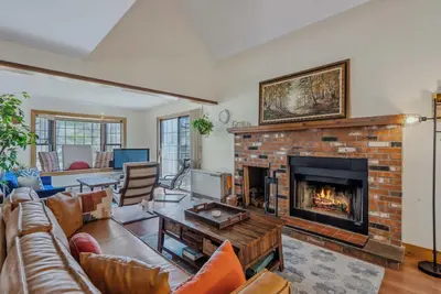 Image de Fireplace, Game Room, Corner Condo | Sugar Hill 3e