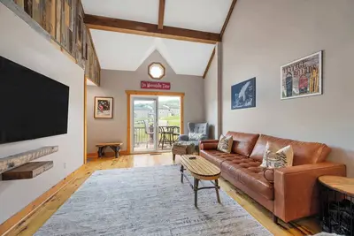 Image de Updated townhome - Walk to Holiday Valley