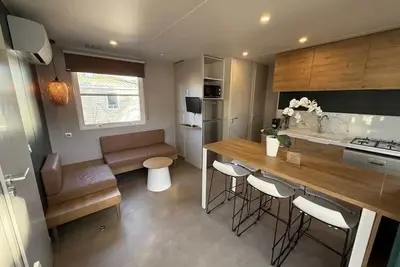 Image de ZEcamping 4* 1km plage piscine chauffée pet friendly locatif Tv Lv Bbq