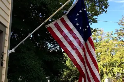 Image de Our historic town home is located in the historic district of Burlington.