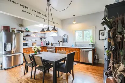 Image de Spacious 3br/2. 5ba Glen Park home with patio