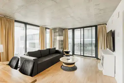 Image de Cottage Vibes à Griffintown – Appartement 2 Chambres Élégant