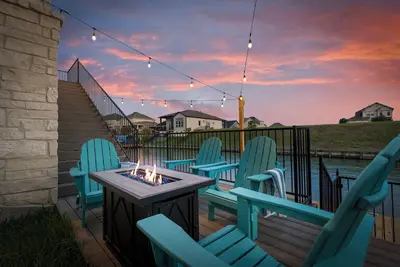 Image de Mist & Bloom' Lakefront Retreat-Gameroom, Sup's