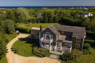 Image de Bay Views, Well Landscaped Gardens, Close to Beach