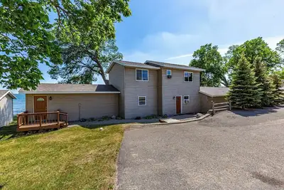 Image de Private Sandy Beach - 5 Bedroom - 9 Bed Mn Lake Home