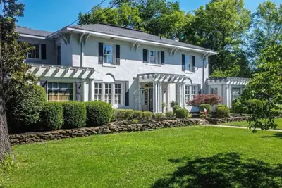 Image de Designer 5-bedroom bed & breakfast in delightful Paducah with Pool, Epic WiFi