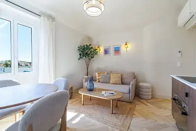 Image de Appartement rénové - climatisé - 2 chambres suites