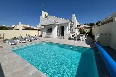 Image de Stunning Villa with Private Pool - Central Location