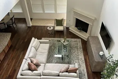 Image de Woodlands House 5 mins walk to Plazas, Parks, Restaurants, H-E-B and Movie Theater