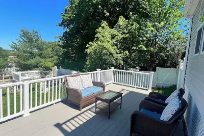 Image de Salem Gem! Home away from home in Salem, Ma with yard!