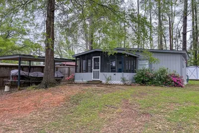 Image de Shirley's Place on Negreet Creek