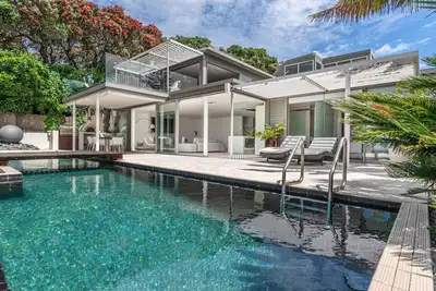 Image de Takapuna Clifftop with Pool & Hot Tub