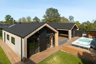 Image de Belle maison à Hadsund avec sauna