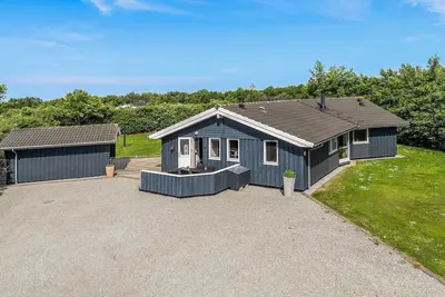 Nice home in Hemmet - with sauna