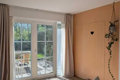 Image de Waterfront holiday home with in green area Alde Feanen nature park