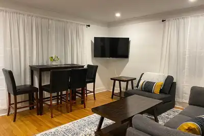 Image de Spacious 2 Bdrm with Office close to downtown Kingston