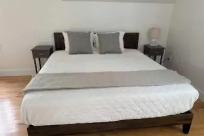 Image de . 2 Mi To Beach! Huge Pvt. Yard! Dog Friendly. Ac!