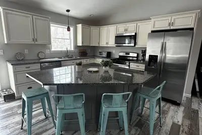 Image de Quiet, Convenient Home Minutes from Bangor & Campuses