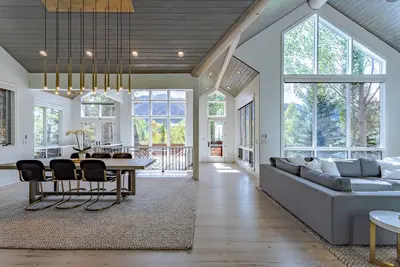 Image de 15 Million Dollar Home - Walk to Town - Aspen Vacation Rentals