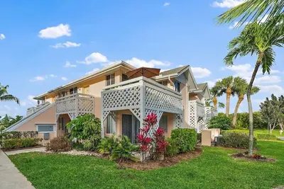 Image de Gorgeous Jupiter Bay Resort villa, only steps to the beach and pool!