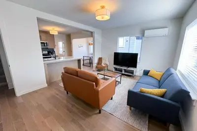 Image de Your home away from home near Pittock Mansion!