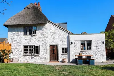 Image de Spring Cottage, pet friendly, with hot tub in Arundel, West Sussex