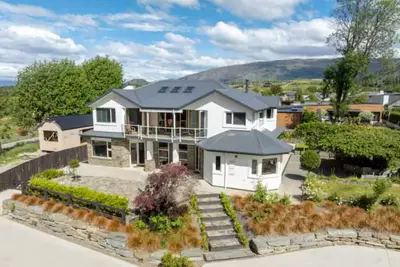 Wanaka Lake House - Close to That Wanaka Tree