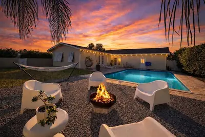 Image de 10 min to Beach, Peloton, Game Room, King Bed