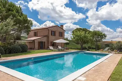 Image de Private Tuscan country house, sleeps 8, with private pool