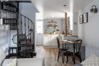 Image de Apothecary Cottage - a cottage that sleeps 2 guests in 1 bedroom