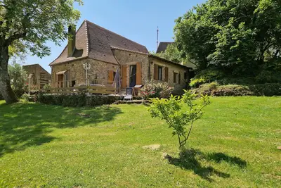Image de Maison de Campagne 6 personnes avec jacuzzi en Périgord Noir