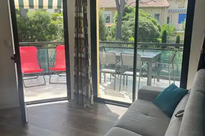 Image de Apt T1 Bis proche Gare(300m)  et Plage(700m) dans petite residence au calme.