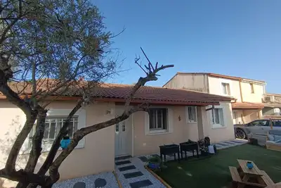 Image de Maison familiale avec piscine/clim proche sites touristiques et plages.