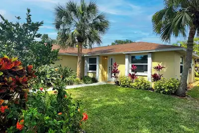 Charming 3br house with private Pool, Wifi, Golf, Venice