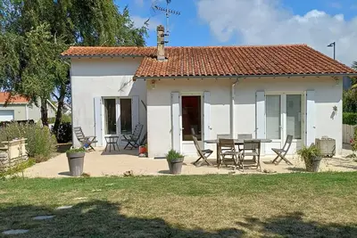 Image de Maison de vacances avec jardin, proche plage nord et carrelets 5 min à pied.