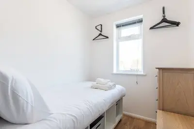 Image de Pass the Keys | Comfortable 4 Bedroom home In Chelmsford | Parking