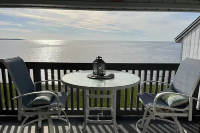 Image de Peaceful 2/2 condo in Little Harbor with a fabulous Tampa Bay view!