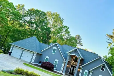 Image de One of a kind Oasis at Lake Lanier