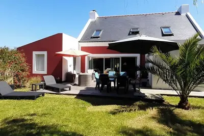 Image de Grande Maison Grand-Cosquet  Locmaria tout confort sur terrain arboré 800m2